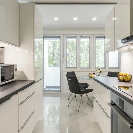 Bella Vista Apartment